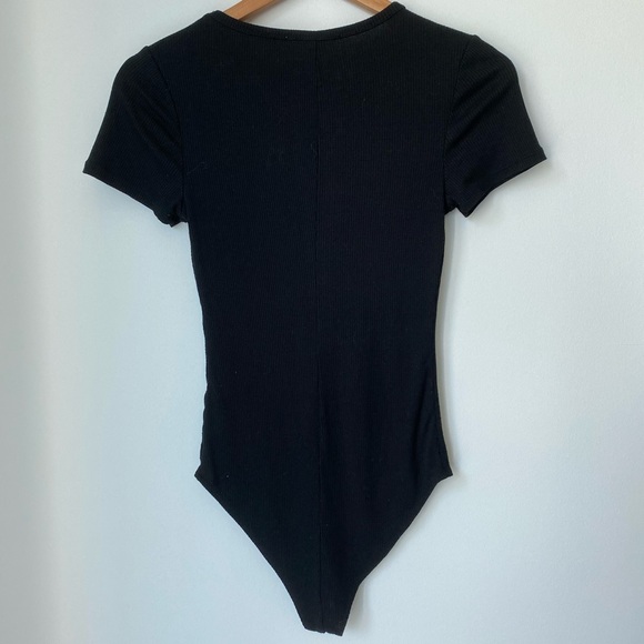 Black ribbed tee bodysuit - Picture 3 of 4